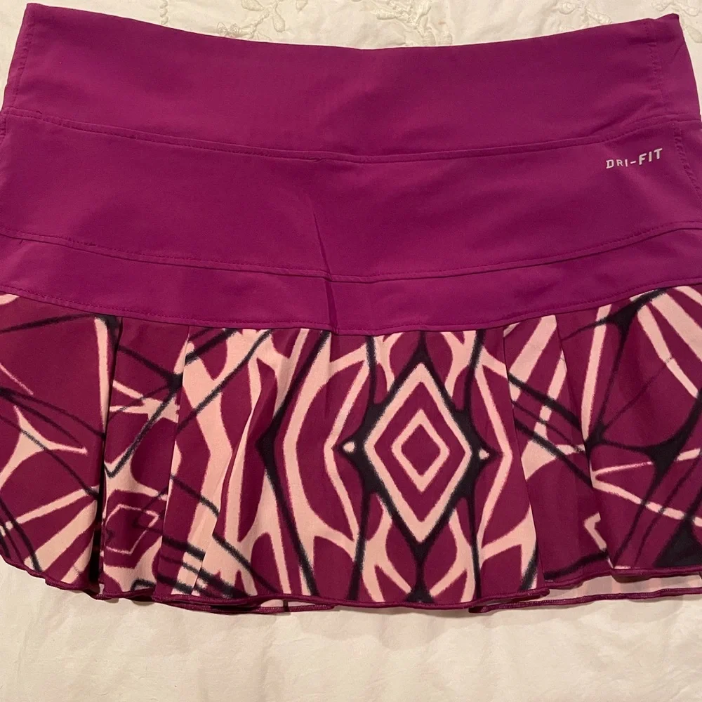 Nike purple print small tennis skirt, EUC, 11.75” length - Picture 3 of 6